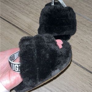 Brand New ! Size 02/03 6-12 months . Black Fuzzy UGG Slides
